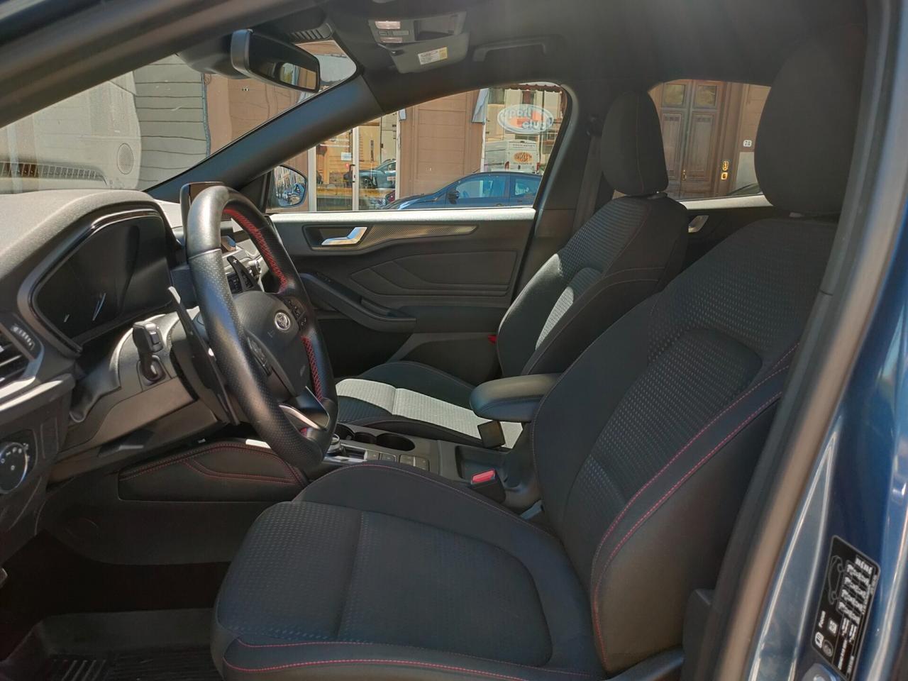 Ford Focus 1.5 EcoBoost auto. ST-Line Co-Pilot