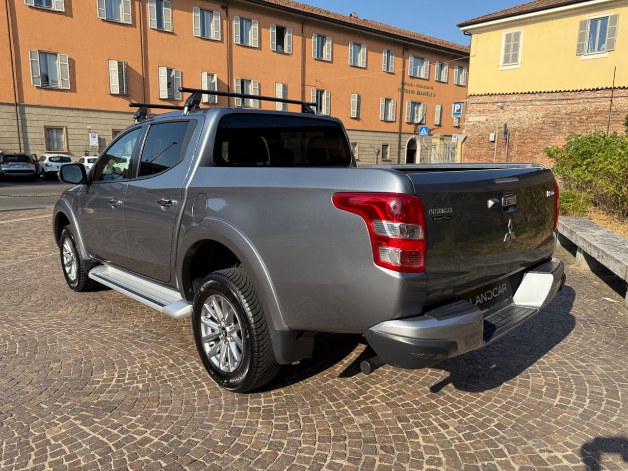 Mitsubishi L200 2.4 DI-D/181CV Double Cab Intense
