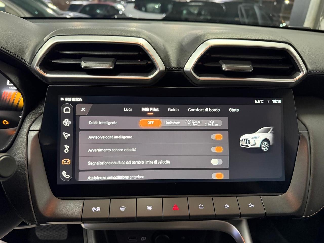 Mg ZS HYBRID + LUXURY