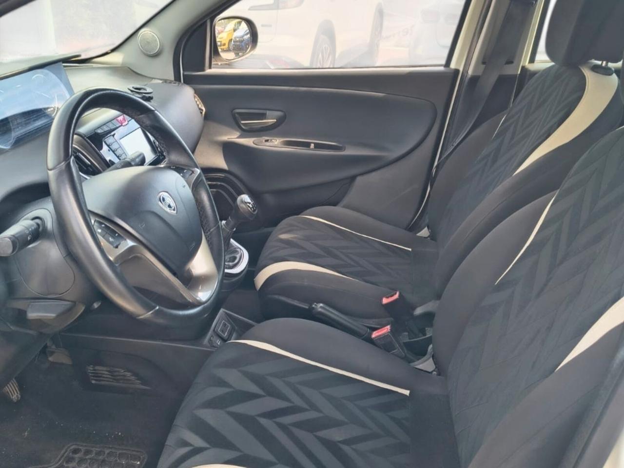 Lancia Ypsilon 1.3 MJT 16V 95 CV 5 porte S&S Gold