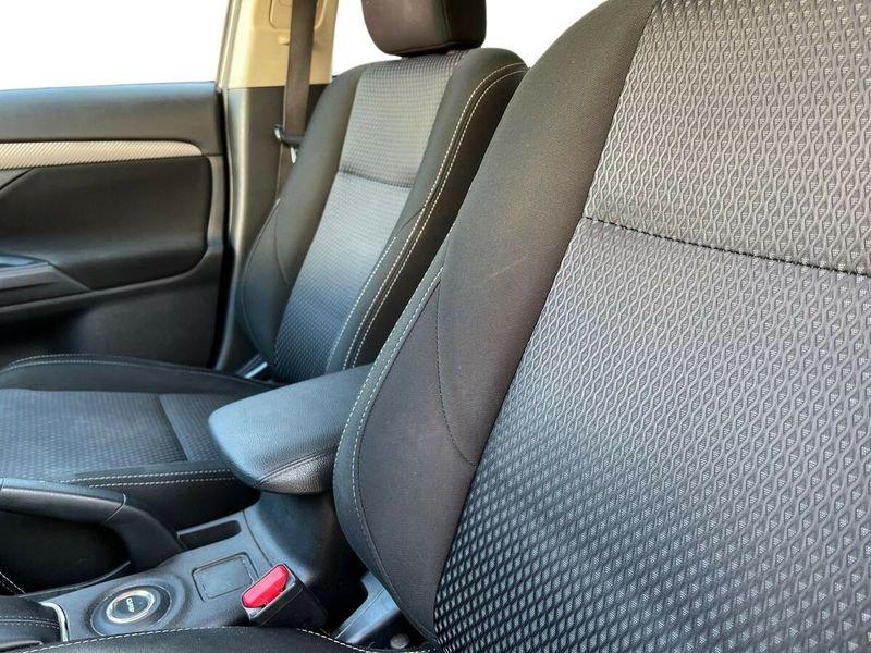 Mitsubishi Outlander Outlander 2.2 DI-D 4WD Instyle 7p.