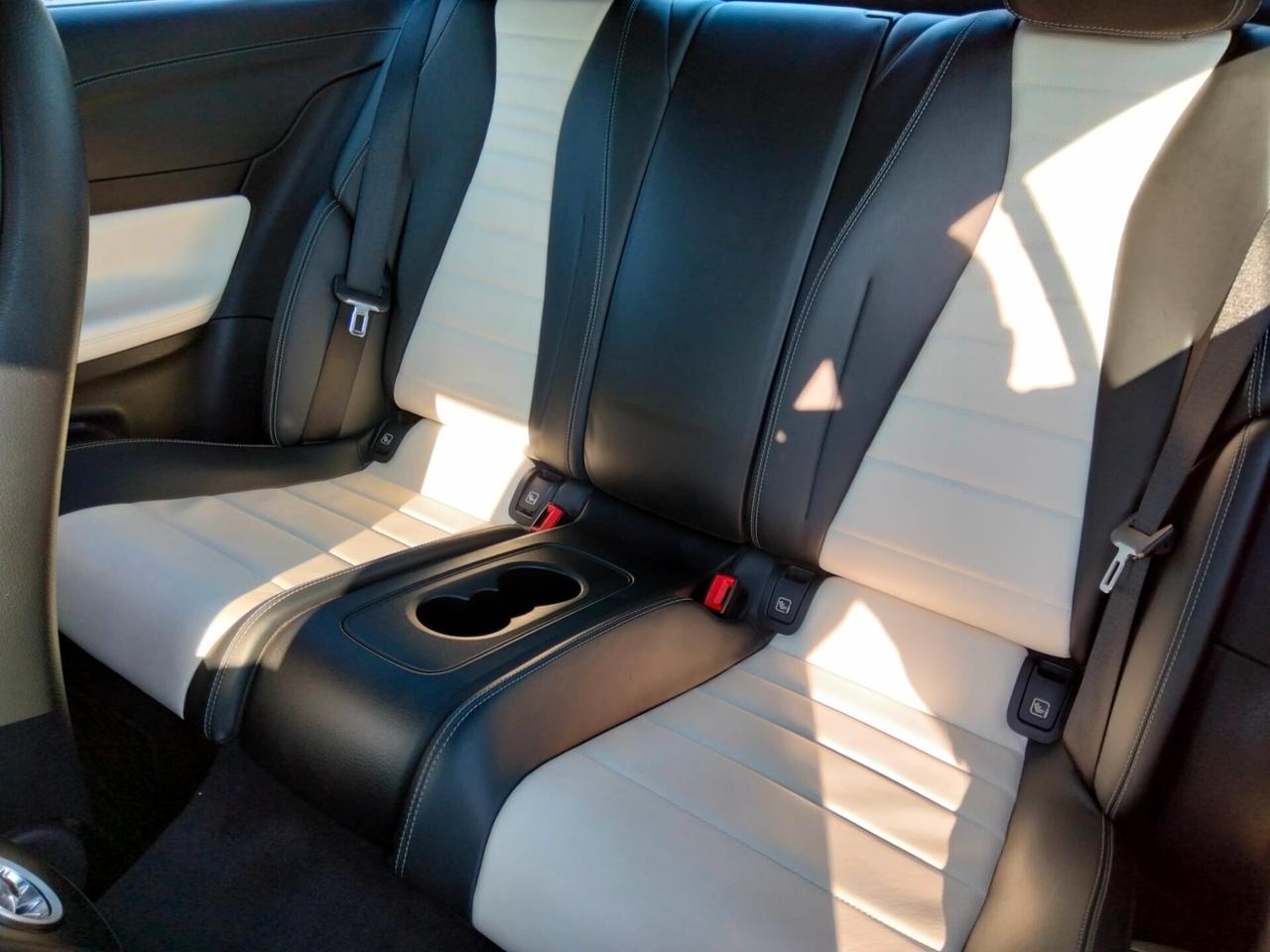Mercedes-benz E 220 d Coupé Premium
