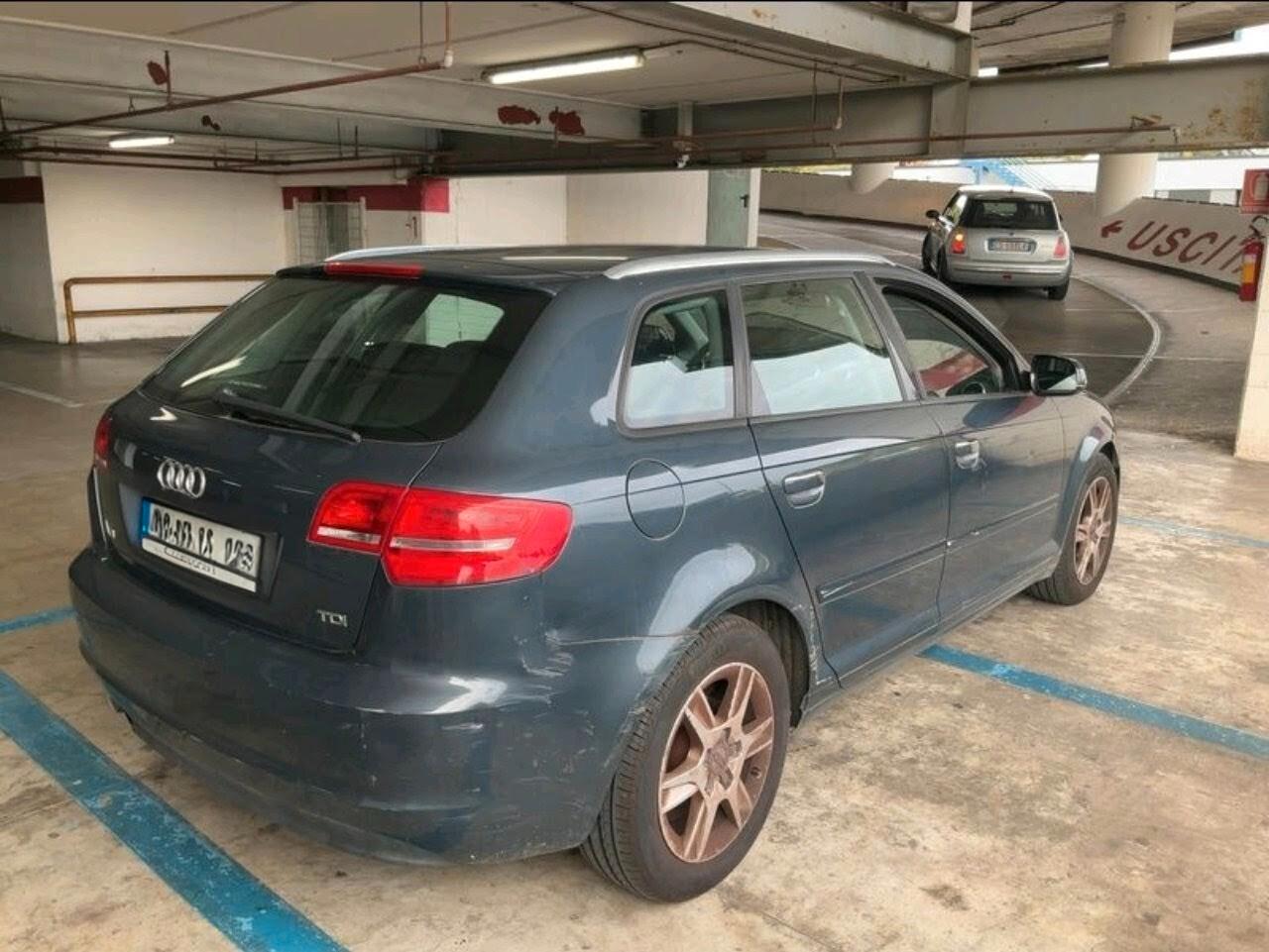 Audi A3 1.6 TDI 90cv unico proprietario ,passagio incluso . .