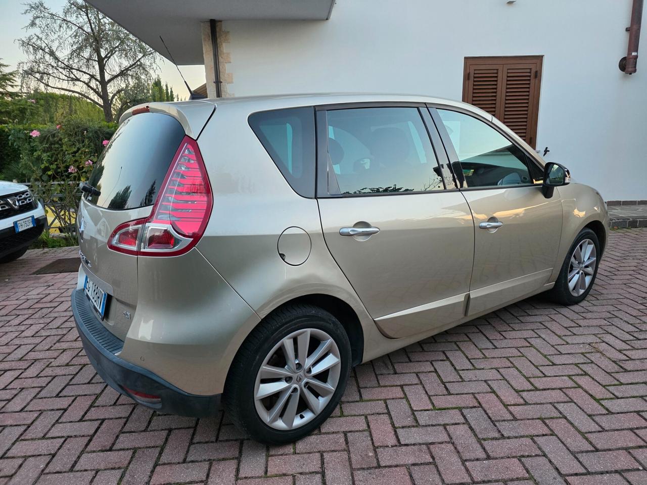 Renault Scenic Scénic X-Mod 1.5 dCi 110CV Attractive