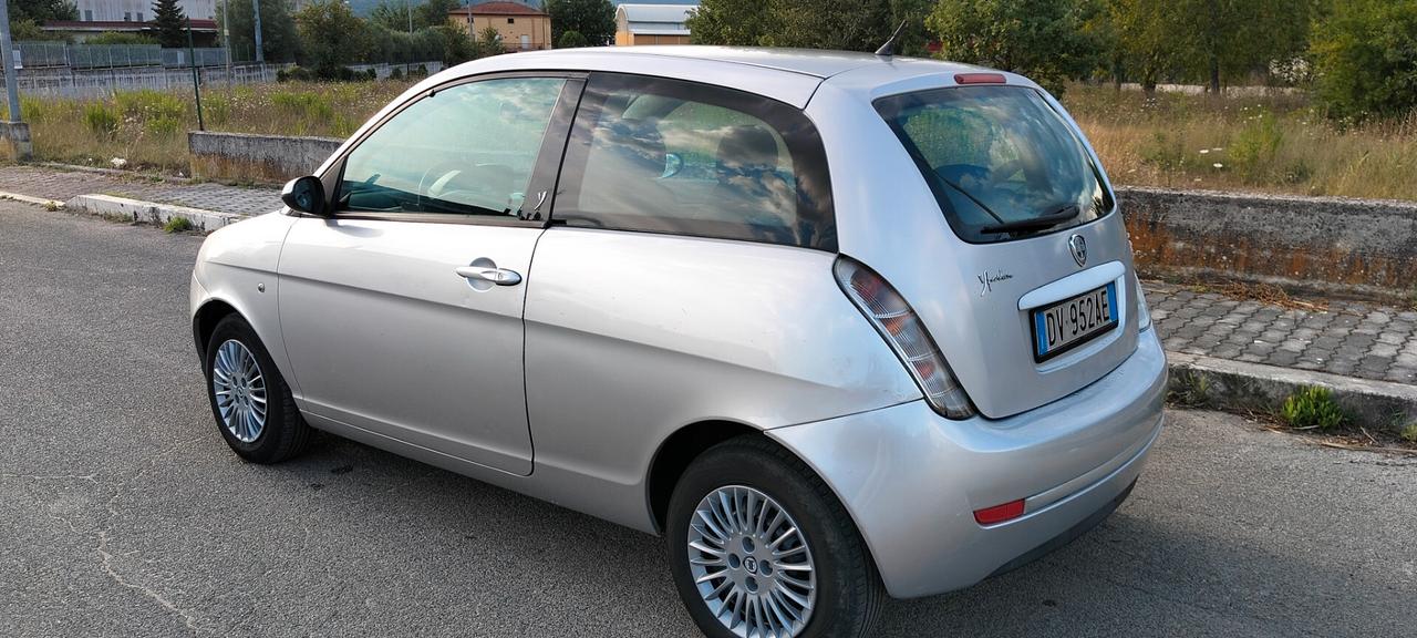 Lancia Ypsilon 1.2 Argento