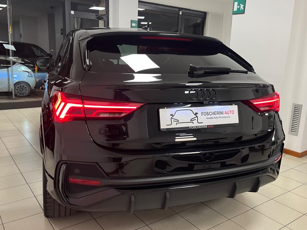 Audi Q3 SPB 35 TDI S-Line TOTAL BLACK!!
