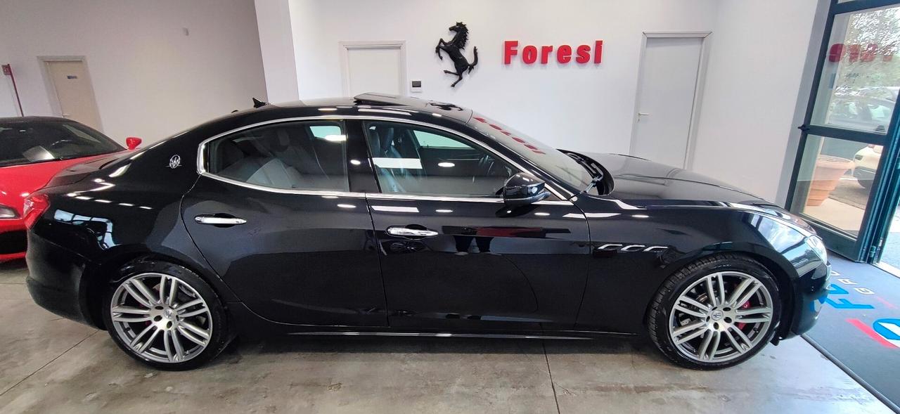 Maserati Ghibli V6 430 CV Q4 Gransport