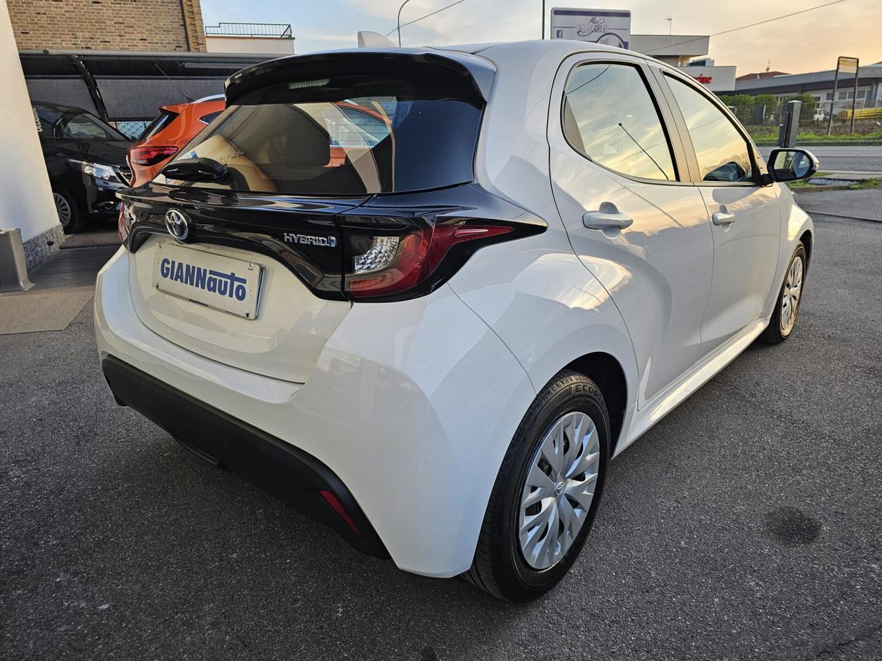 Toyota Yaris 1.5 Hybrid 5 porte Business