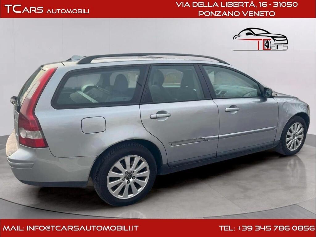 VOLVO V50 - PASSAGGIO DI PROPRIETÀ INCLUSO