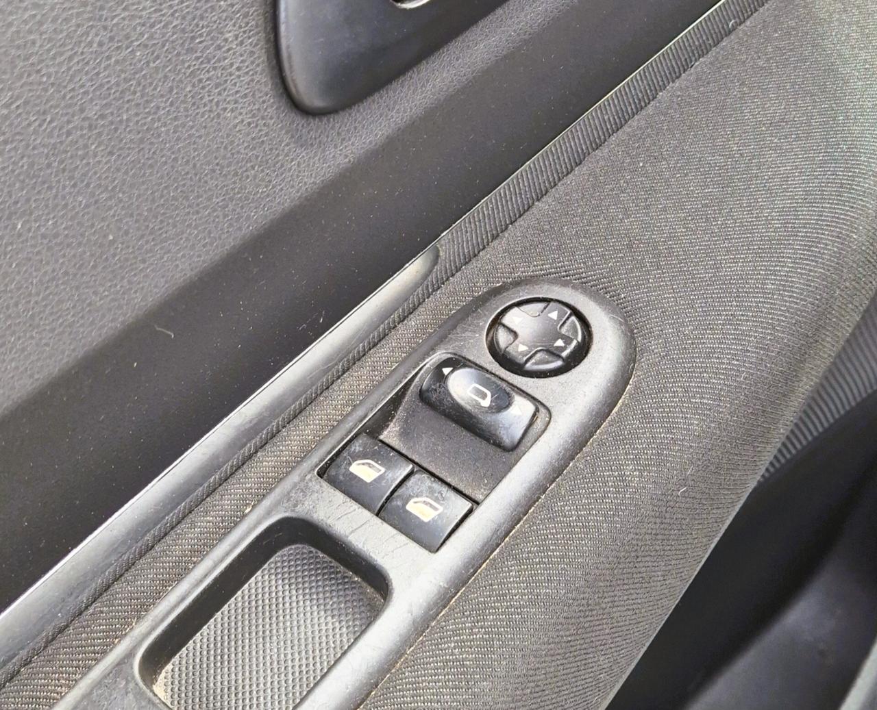 Peugeot 3008 1.6 HDi 110CV