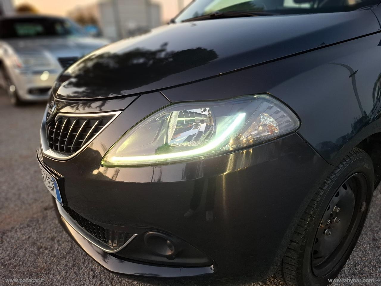 LANCIA Ypsilon 1.0 FireFly 5p.S&S Hybrid Silver