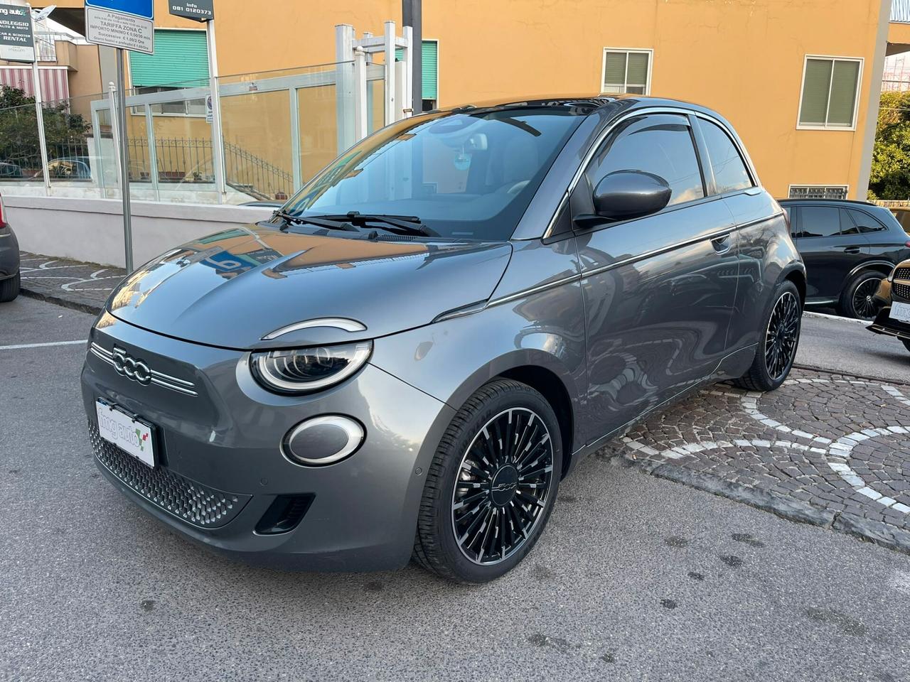 Fiat 500 500e Berlina 42 kWh La Prima by Bocelli