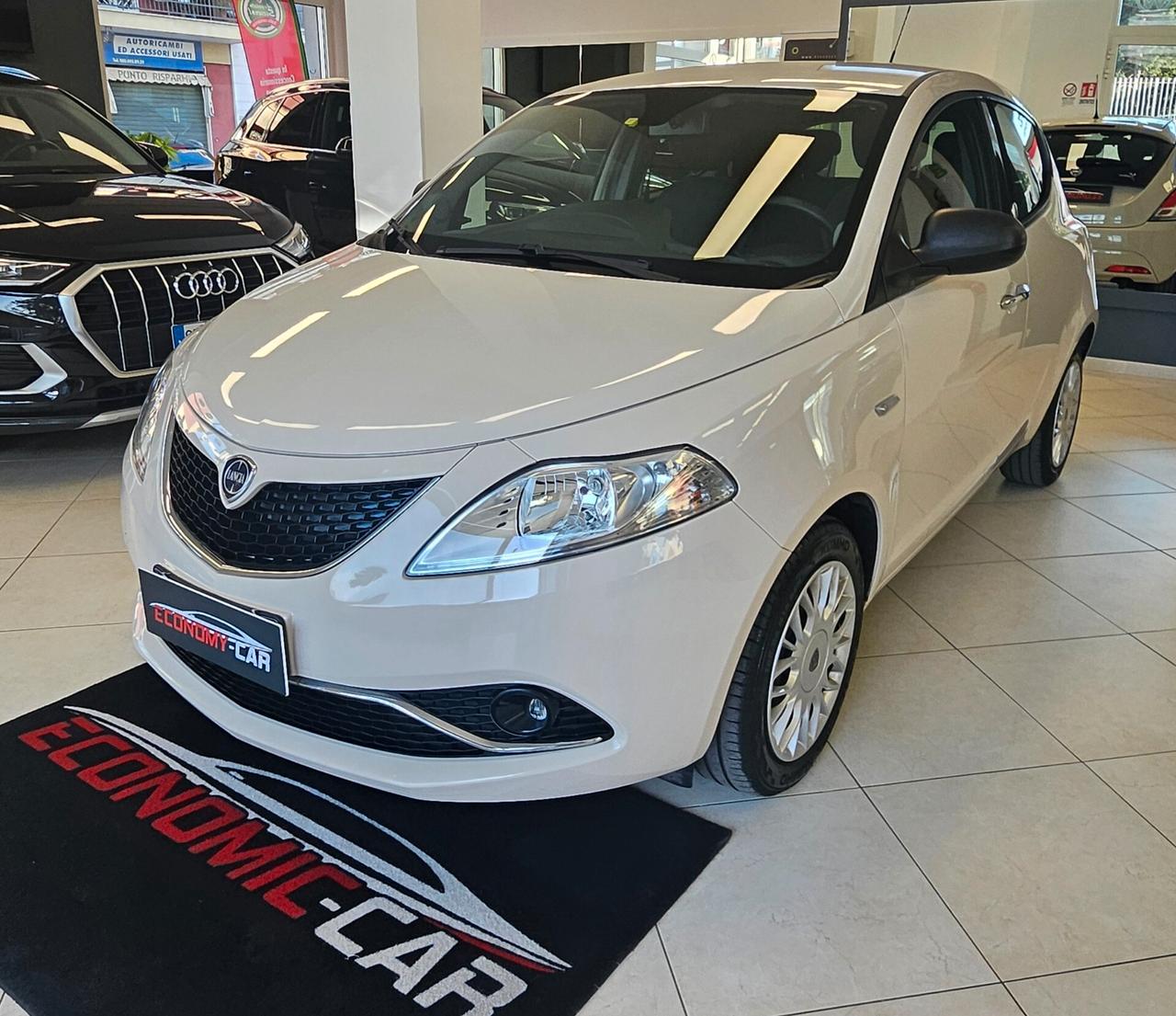 Lancia Ypsilon 1.2 69 CV 5 porte GPL Ecochic Silver