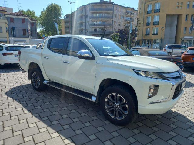 MITSUBISHI L200 2.3 D Double Cab 4x4 Super Select P2 Intouch Inten