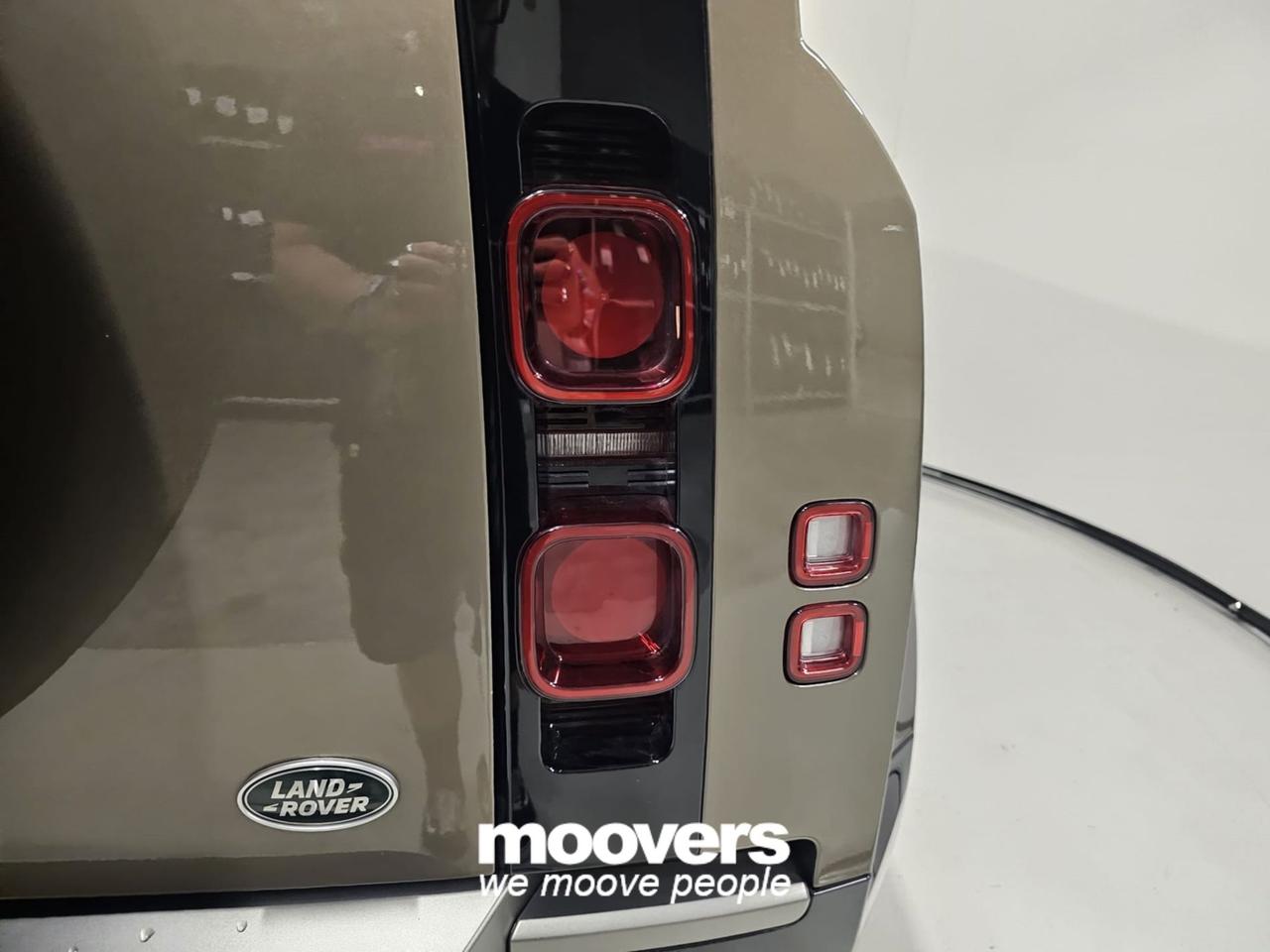 LAND ROVER Defender (2019) 110 3.0D I6 250 CV AWD Auto X-Dynamic HSE