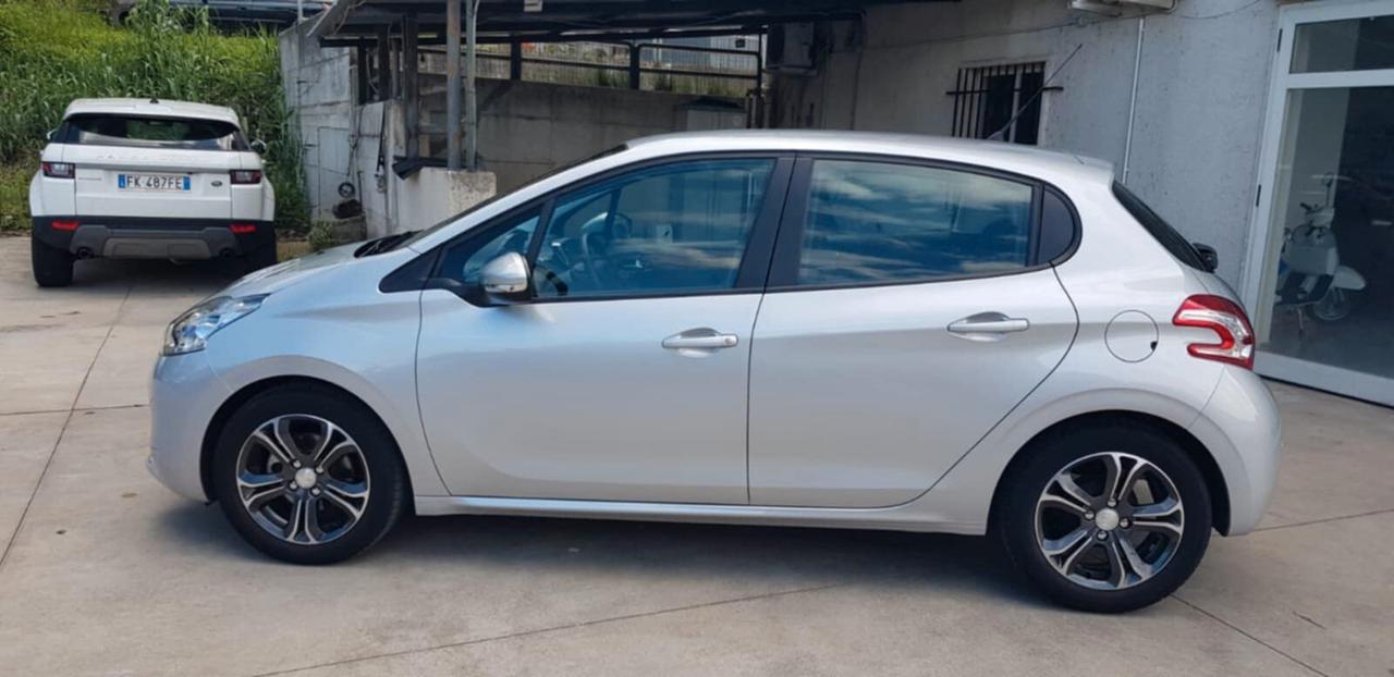 Peugeot 208 1.2 Benzina 82cv Allure