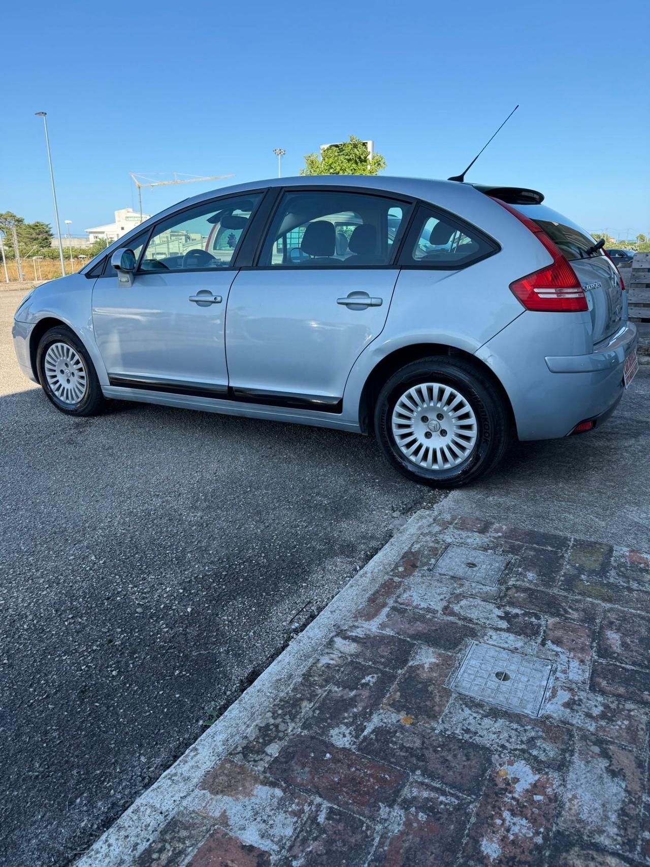 Citroen C4 1.6 - GPL - NEOPATENTATI- UNICO PROPRIETARIO
