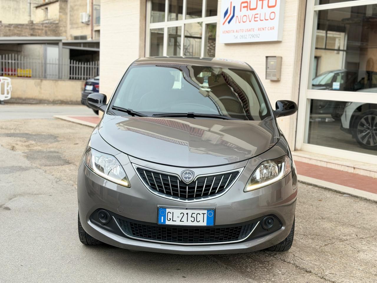 Lancia Ypsilon 1.0 FireFly 5 porte S&S Hybrid Silver