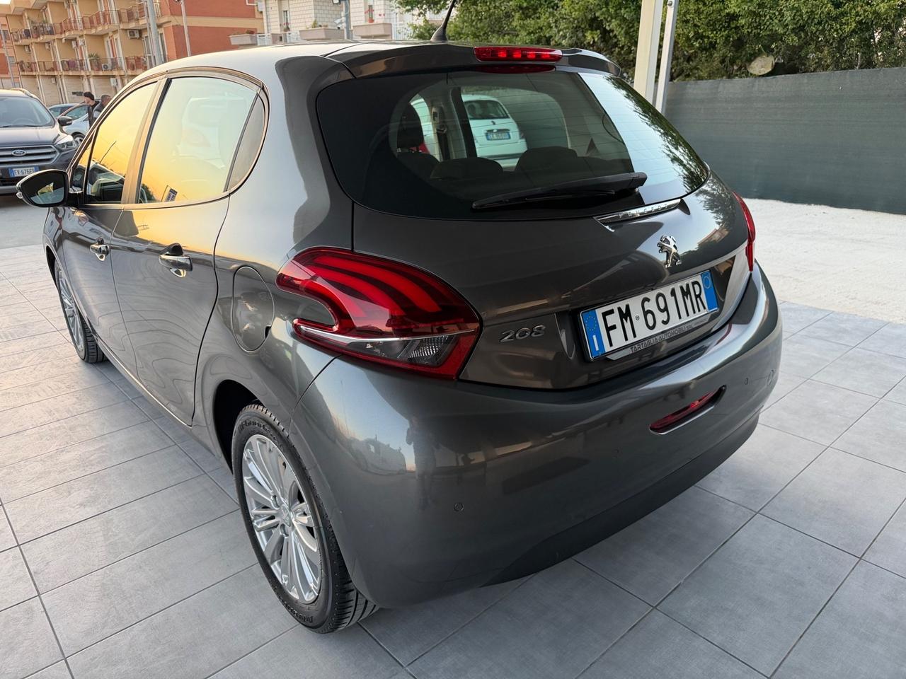 Peugeot 208 BlueHDi 75 5 porte Allure