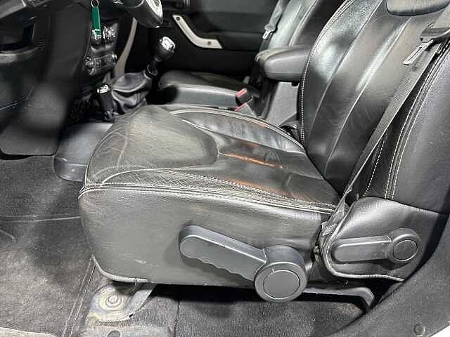 Jeep Wrangler Unlimited 2.8 CRD DPF Sahara
