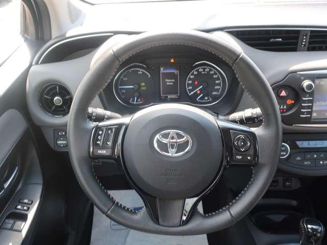 Toyota Yaris Yaris III 2017 5p 1.5h Business
