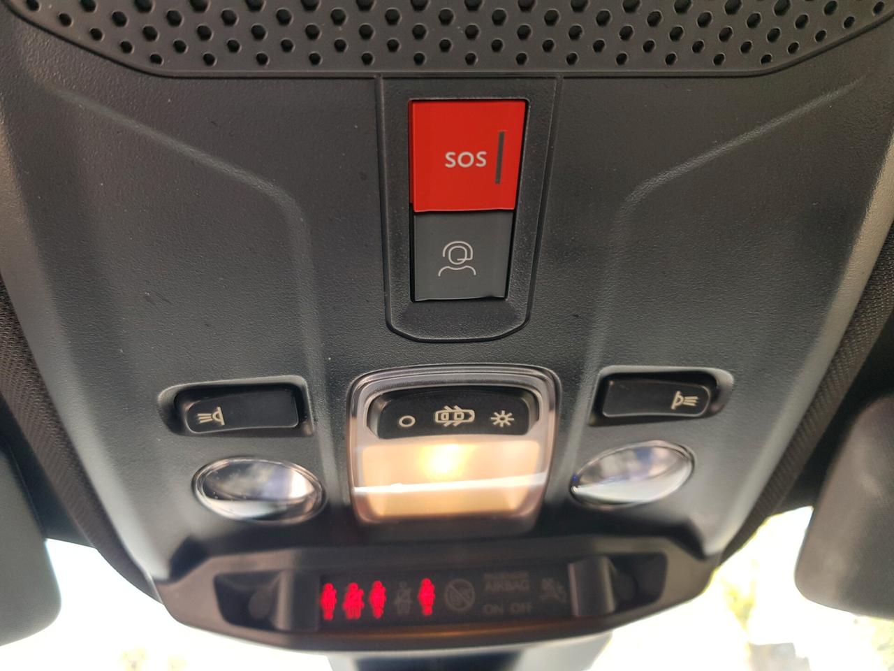 Peugeot 2008 2025 20.000 km – Come nuova