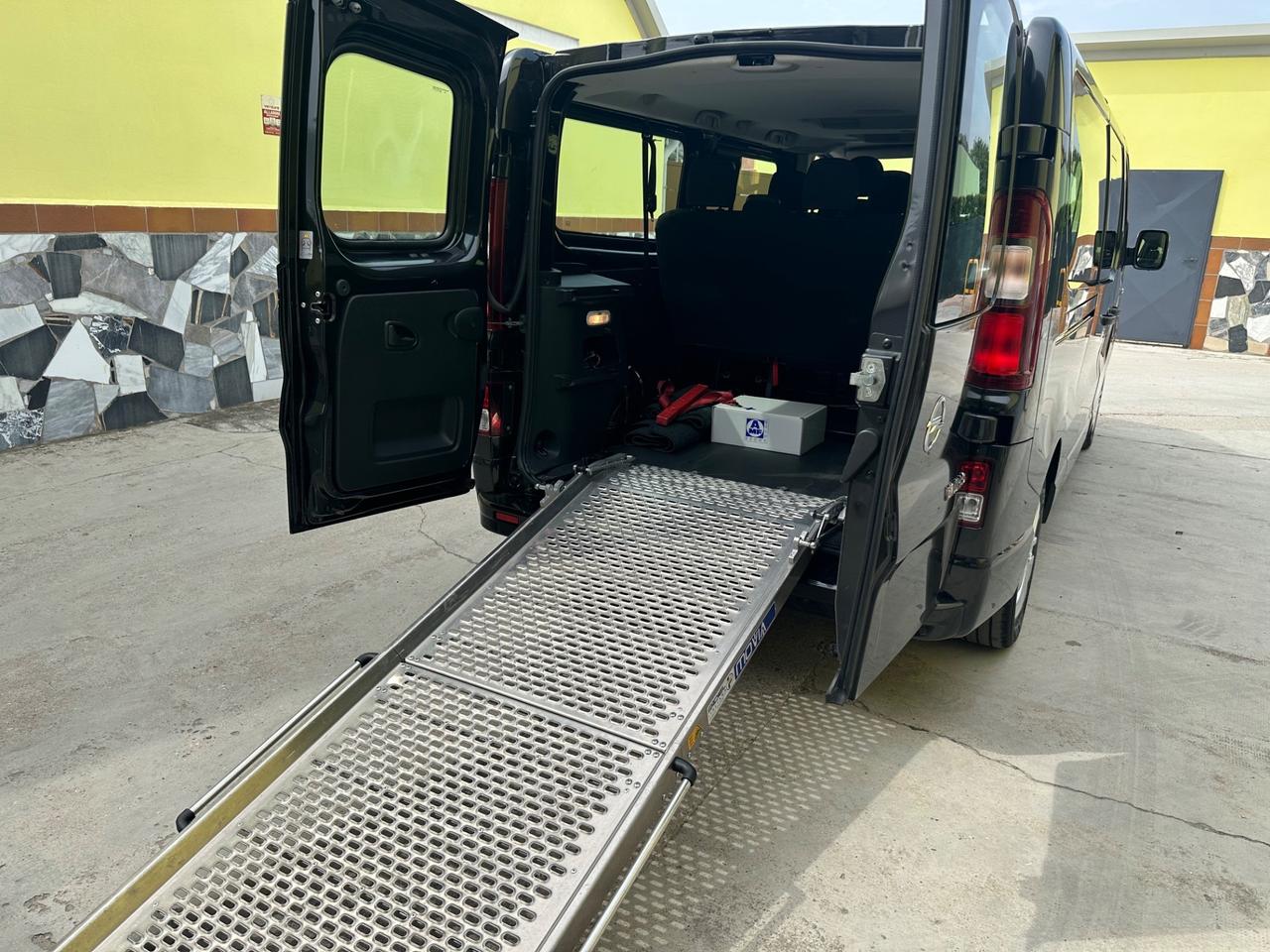 Opel Vivaro 1.6 BiTurbo 9 Posti Trasporto Disabili -2018