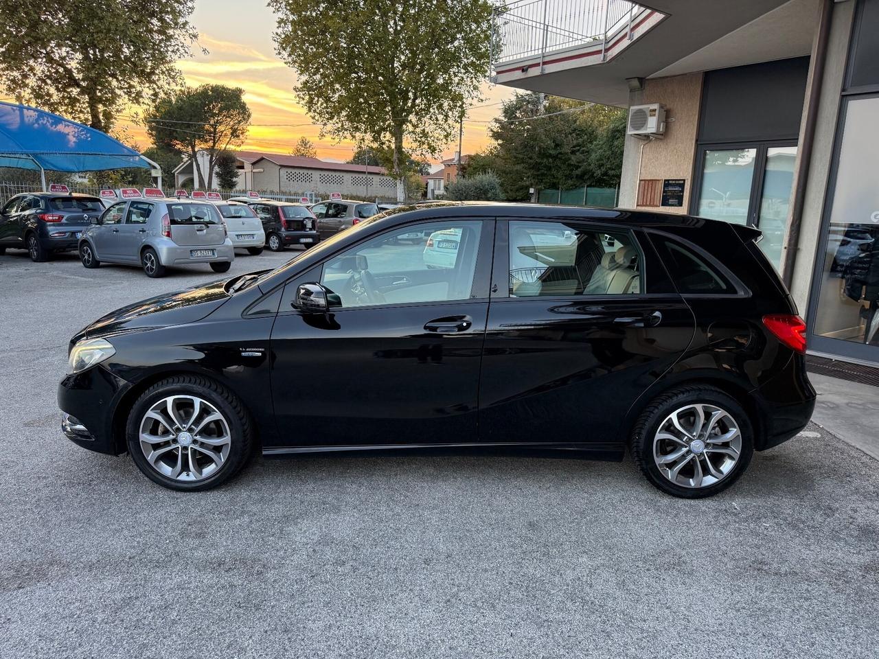 Mercedes-benz B 180 BlueEFFICIENCY Premium