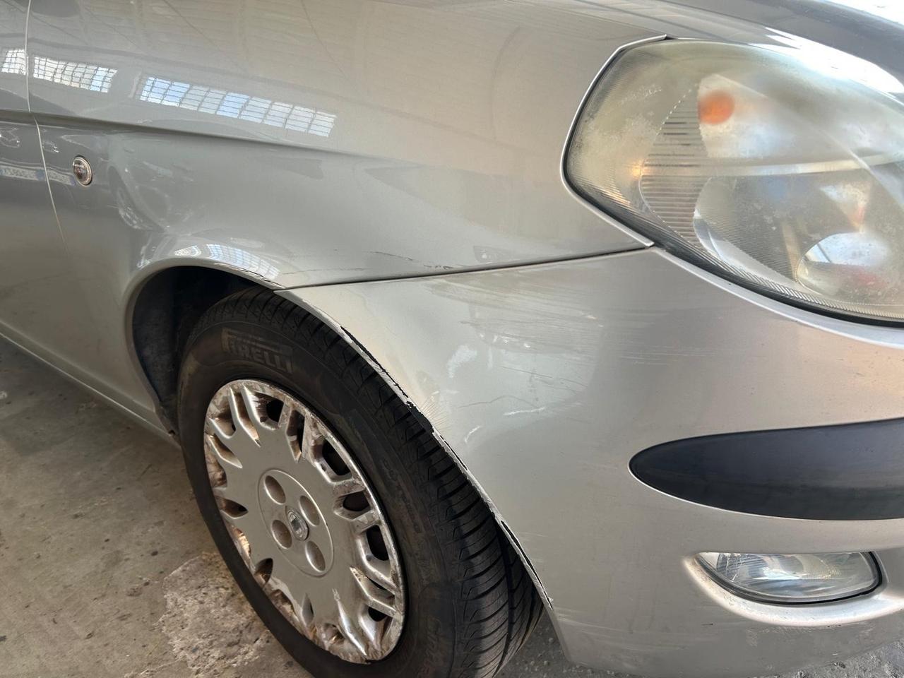 Lancia Ypsilon 1.2 16V Argento