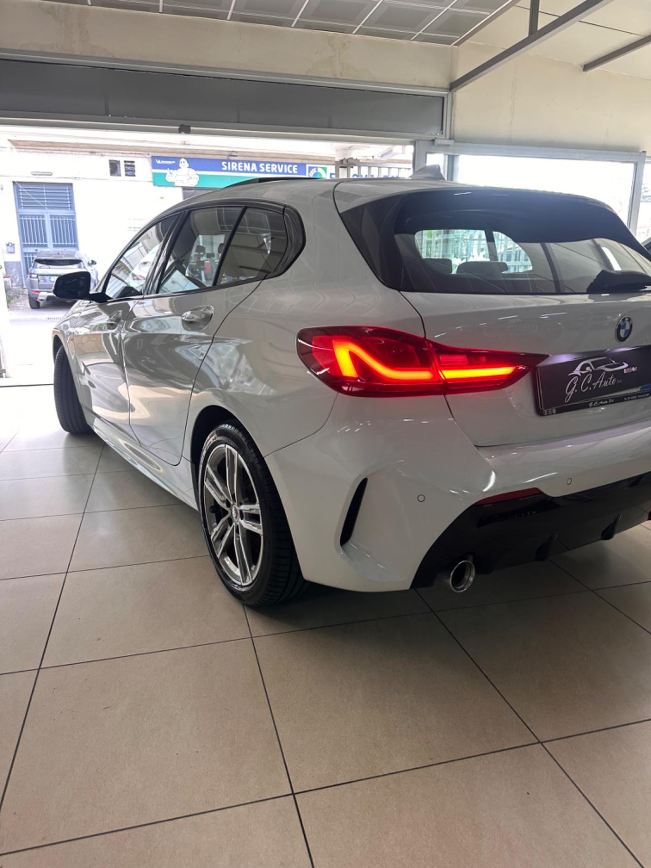 Bmw 118 118d 5p. Msport