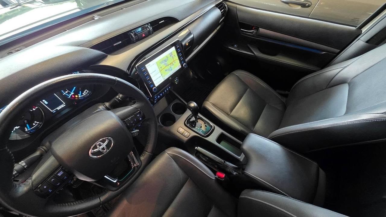 Toyota Hilux 2.8 Invincible ITALIANA GARANZIA TOYOTA!!