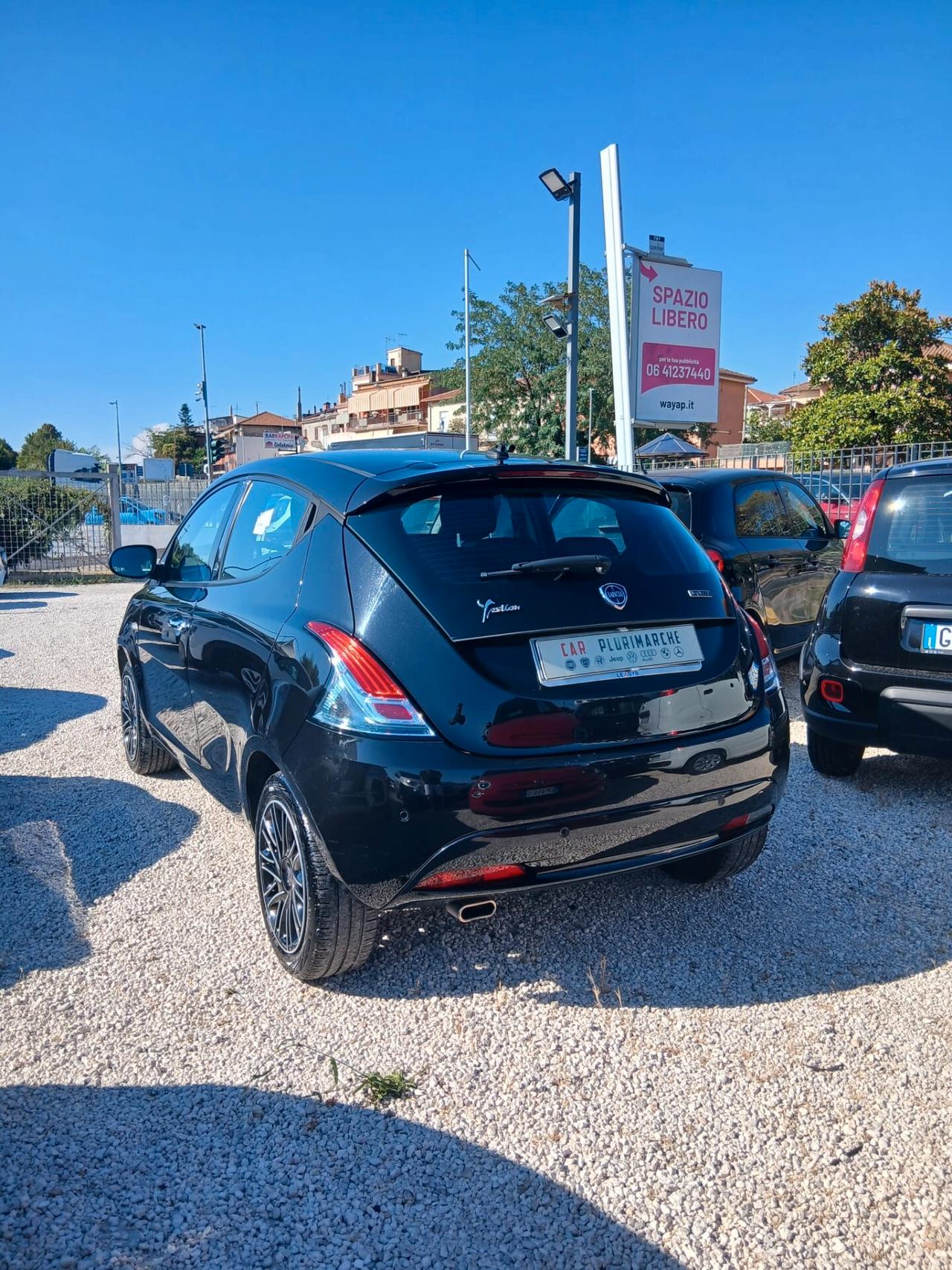 Lancia Ypsilon 1.0 FireFly 5 porte S&S Hybrid Ecochic UnYca