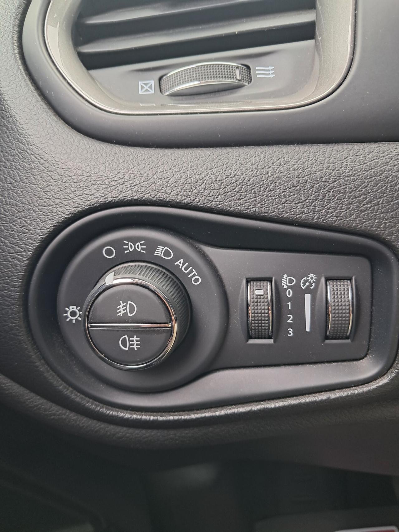 JEEP RENEGADE 1.6 M-JET 130cv-LIMITED* CRUISE-LED *