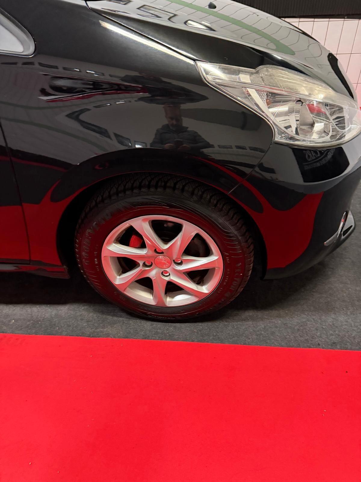 Peugeot 208 PureTech 68 3 porte Access