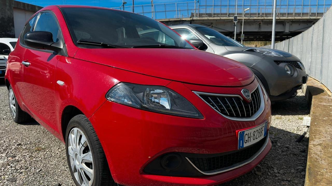 Lancia Ypsilon 1.0 HYBRID Silver KM. 51.000 - 2022
