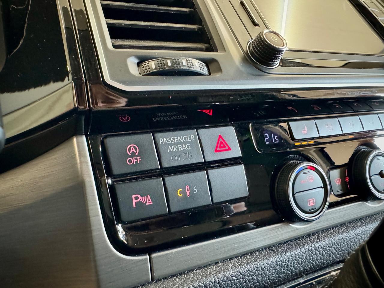 Volkswagen Multivan BULLI - WEBASTO - PARQUET - GANCIO