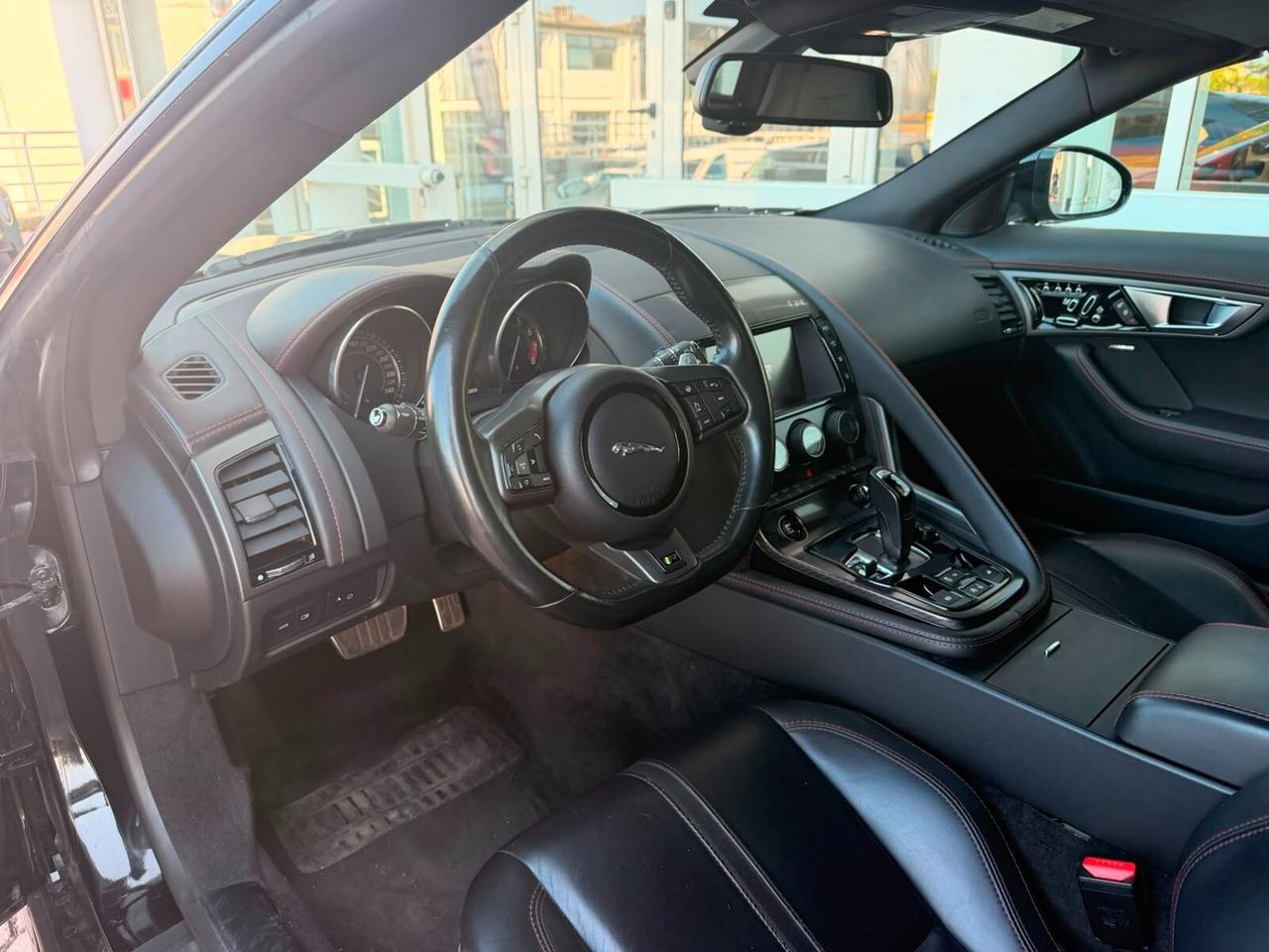 Jaguar F-Type 5.0 V8 aut. AWD Convertibile SVR