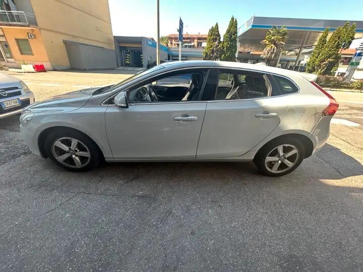 Volvo V40 D3 Geartronic Momentum