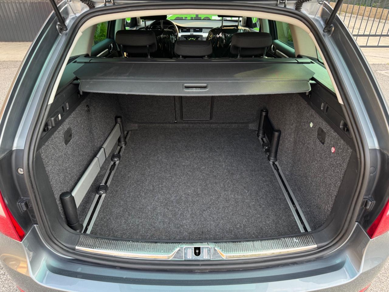 Skoda Superb 2.0 TDI CR 170CV DSG Wagon Ambition