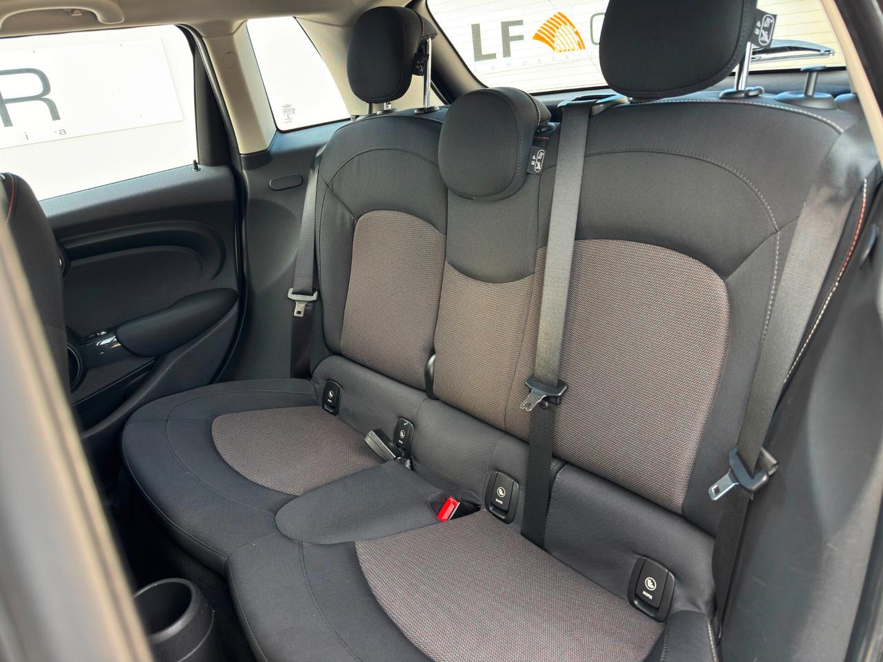 Mini 1.5 Cooper D Business XL 116 cv