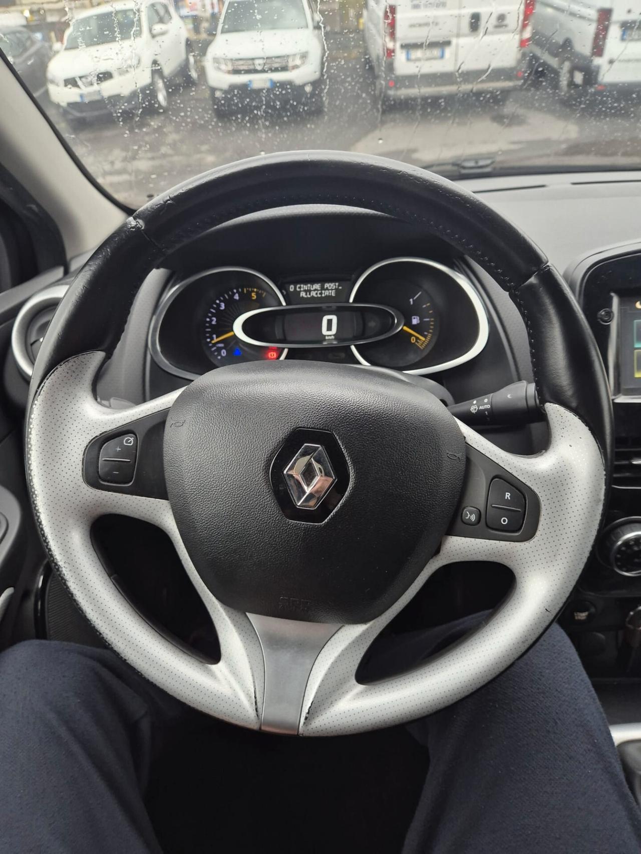 Renault Clio dCi 8V 90CV EDC Start&Stop 5 porte Energy Intens