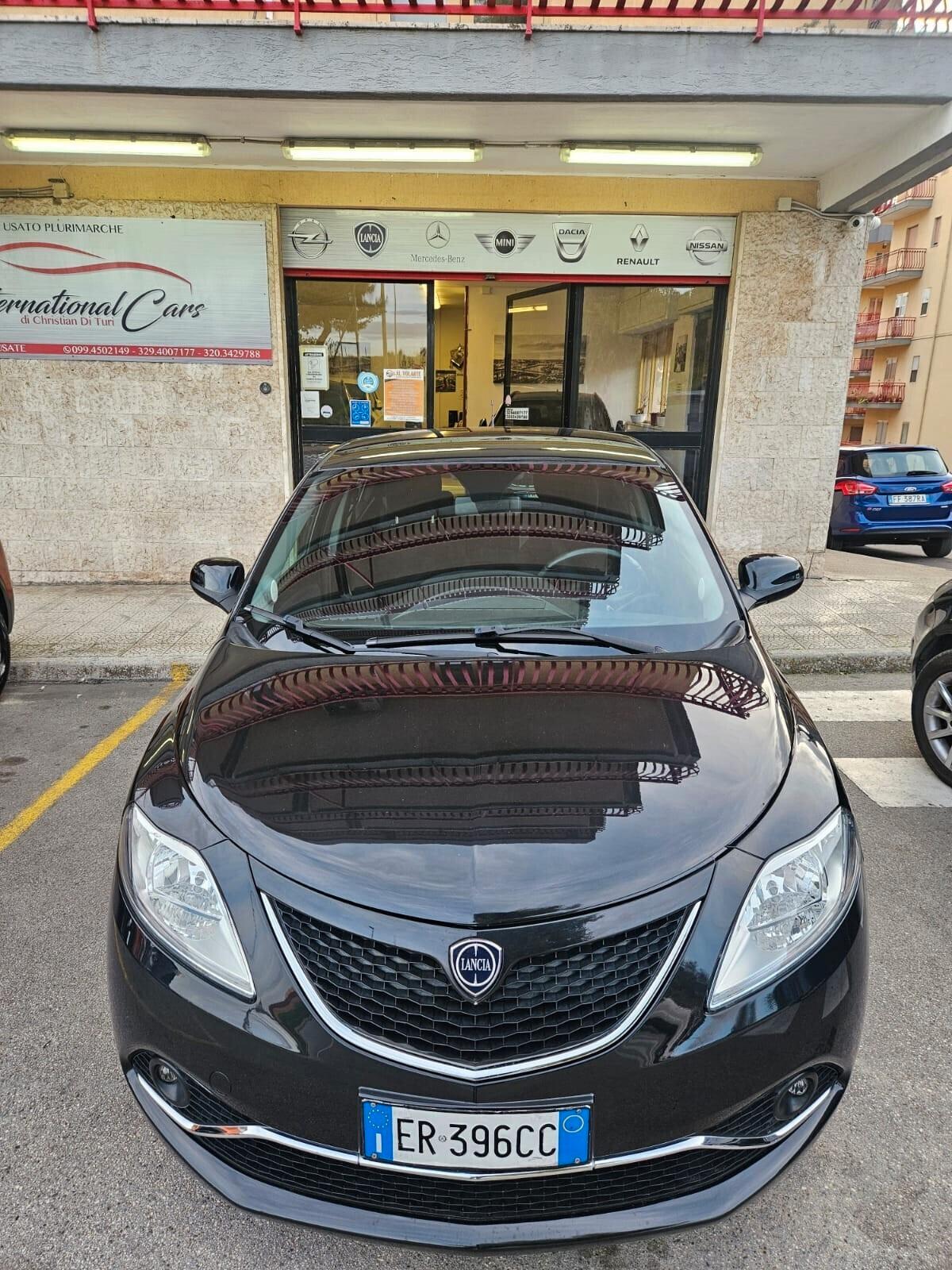 Lancia Ypsilon AUTOMATICA 900 benz 85cv