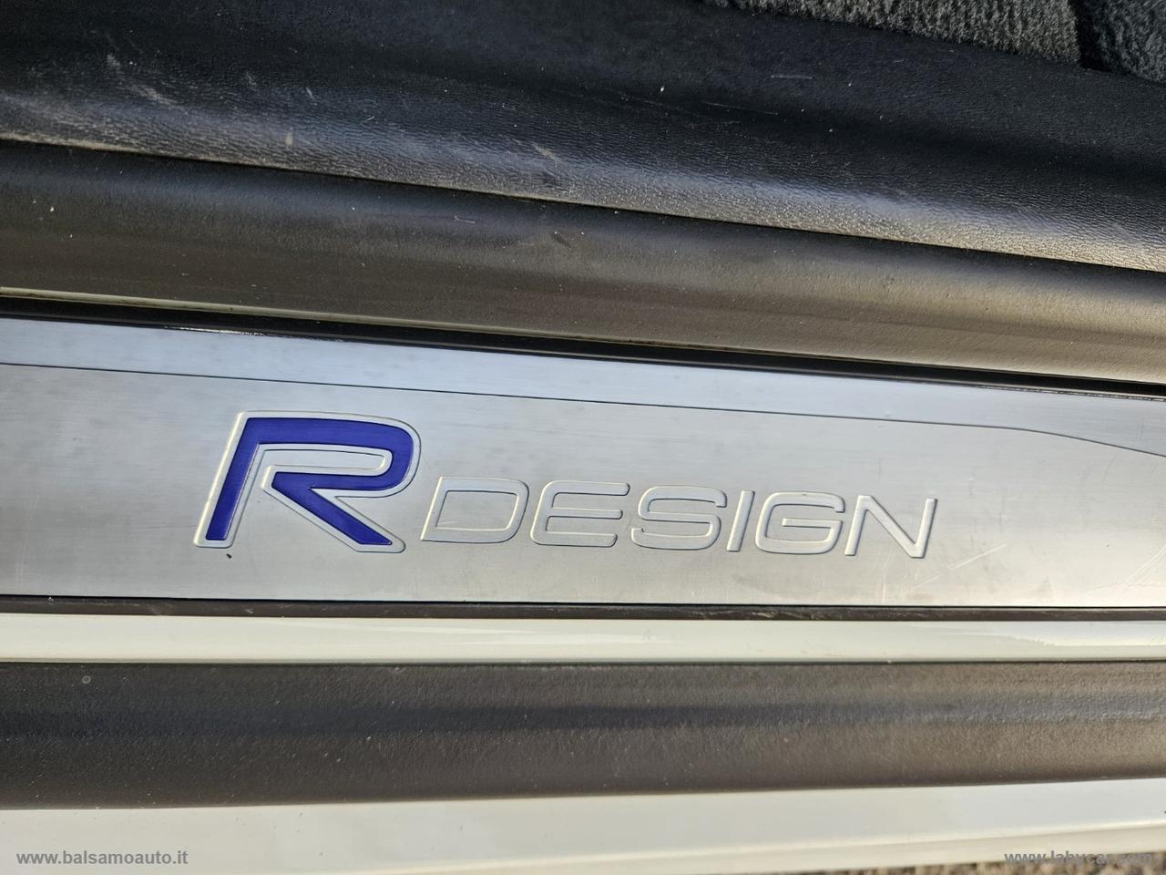VOLVO XC60 D4 AWD R-design Momentum