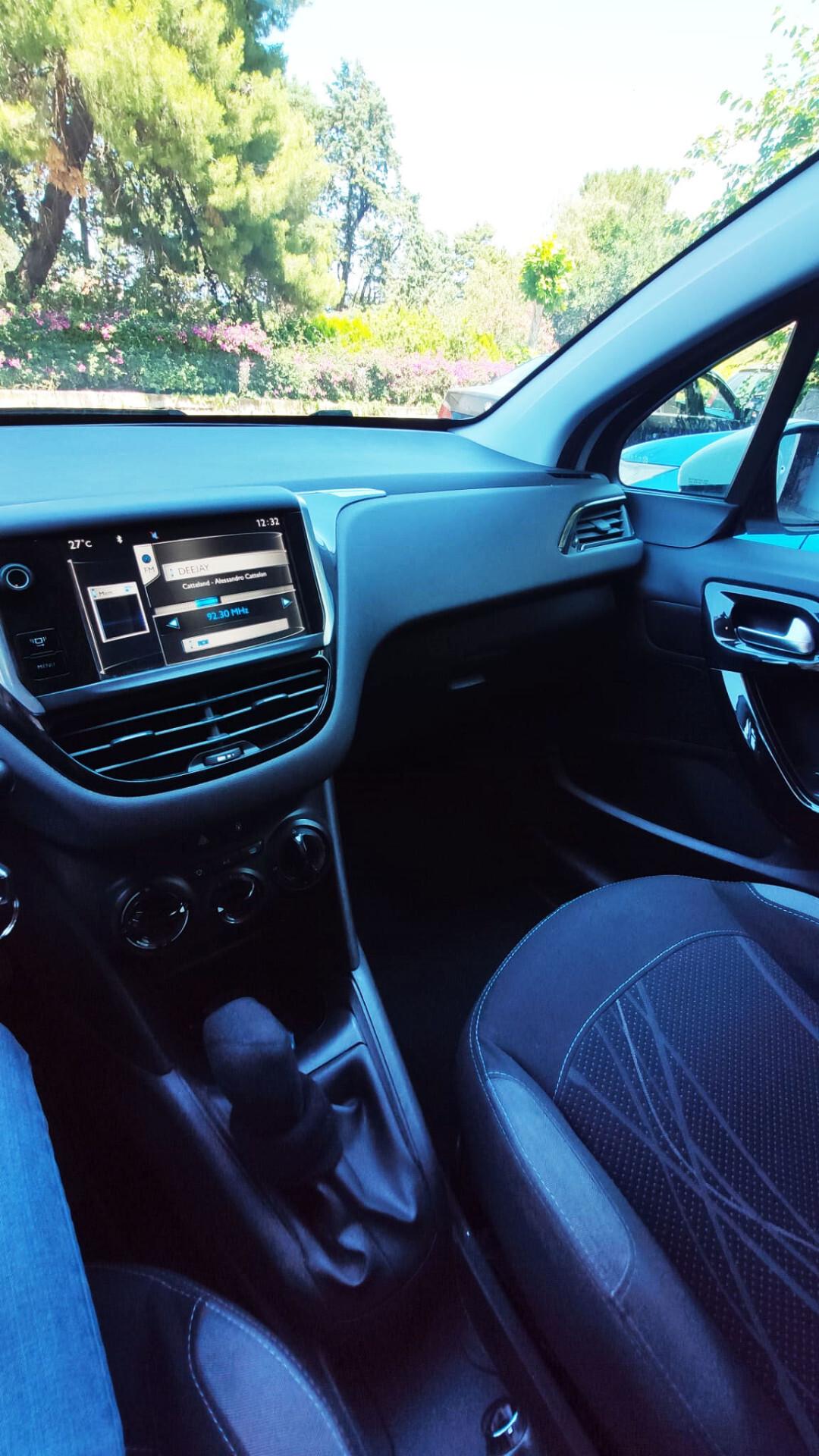 Peugeot 208 1.4 HDi 68 CV 5 porte Allure