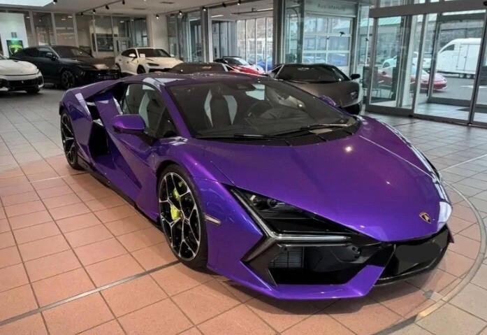 Lamborghini Revuelto nuovo carbon line 1016 CV. Garanzia casa madre