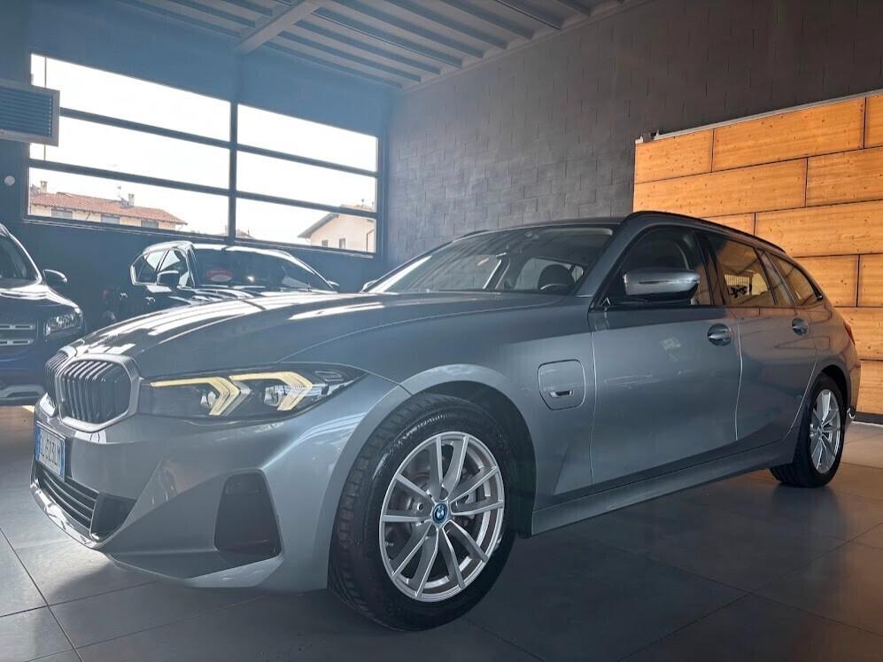 Bmw 330e Touring BUSINESS ADVANTAGE (IVA ESPOSTA)