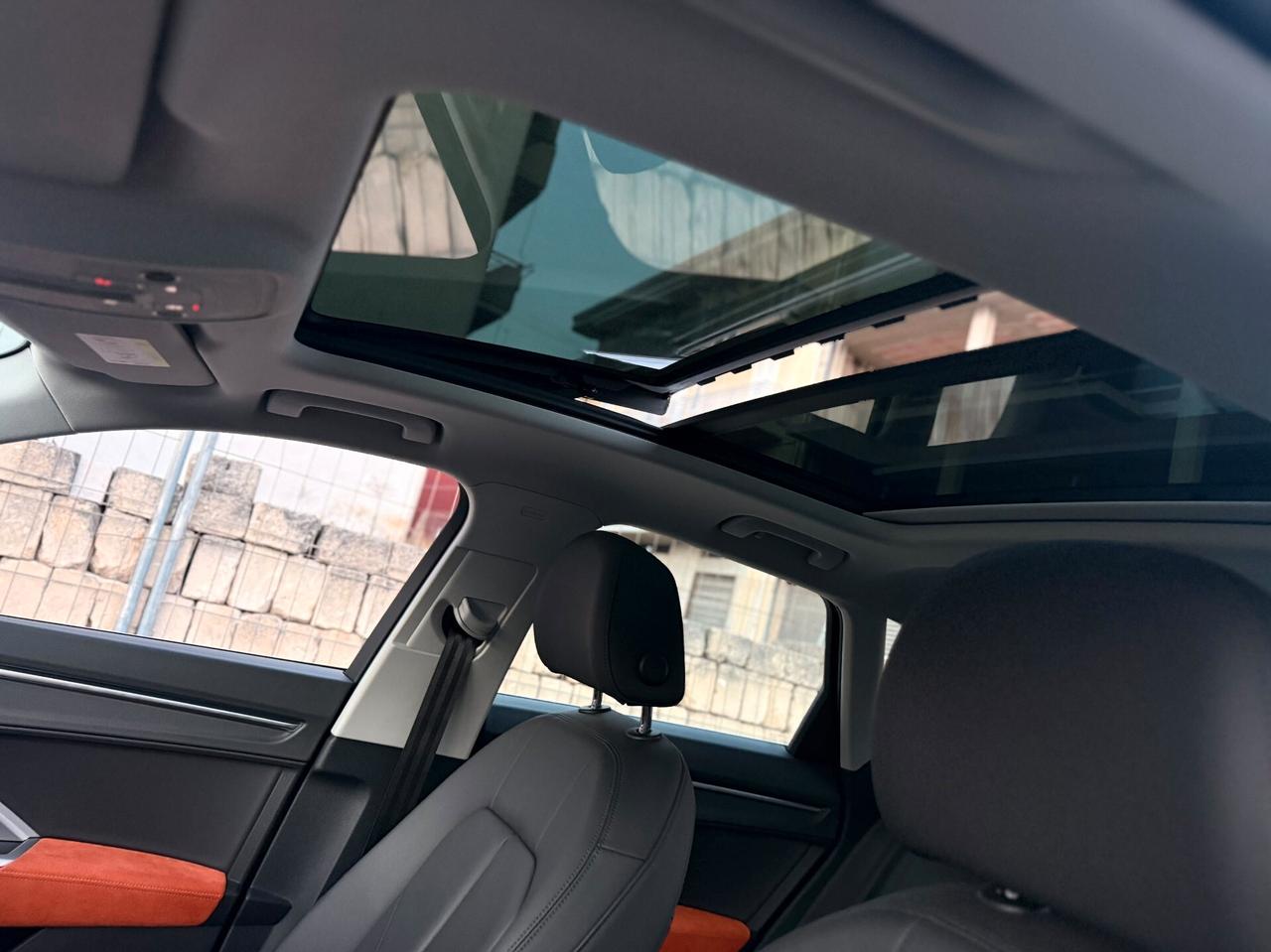 Audi Q3 35 TDI quattro S tronic/TETTO/PELLE/FULL