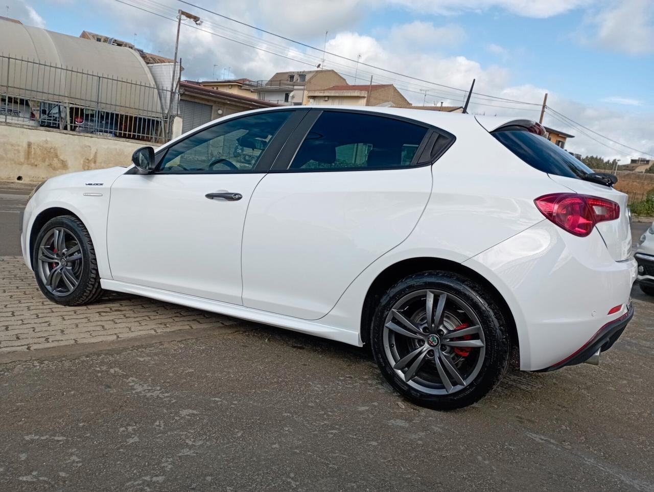 Alfa Romeo Giulietta 1.6 JTDm 120 VELOCE CARBON