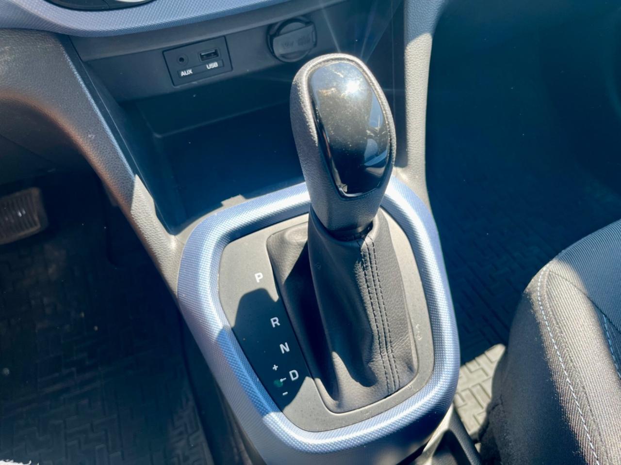 Hyundai i10 1.0benz 2015 64.000km cambio automatico perfetta