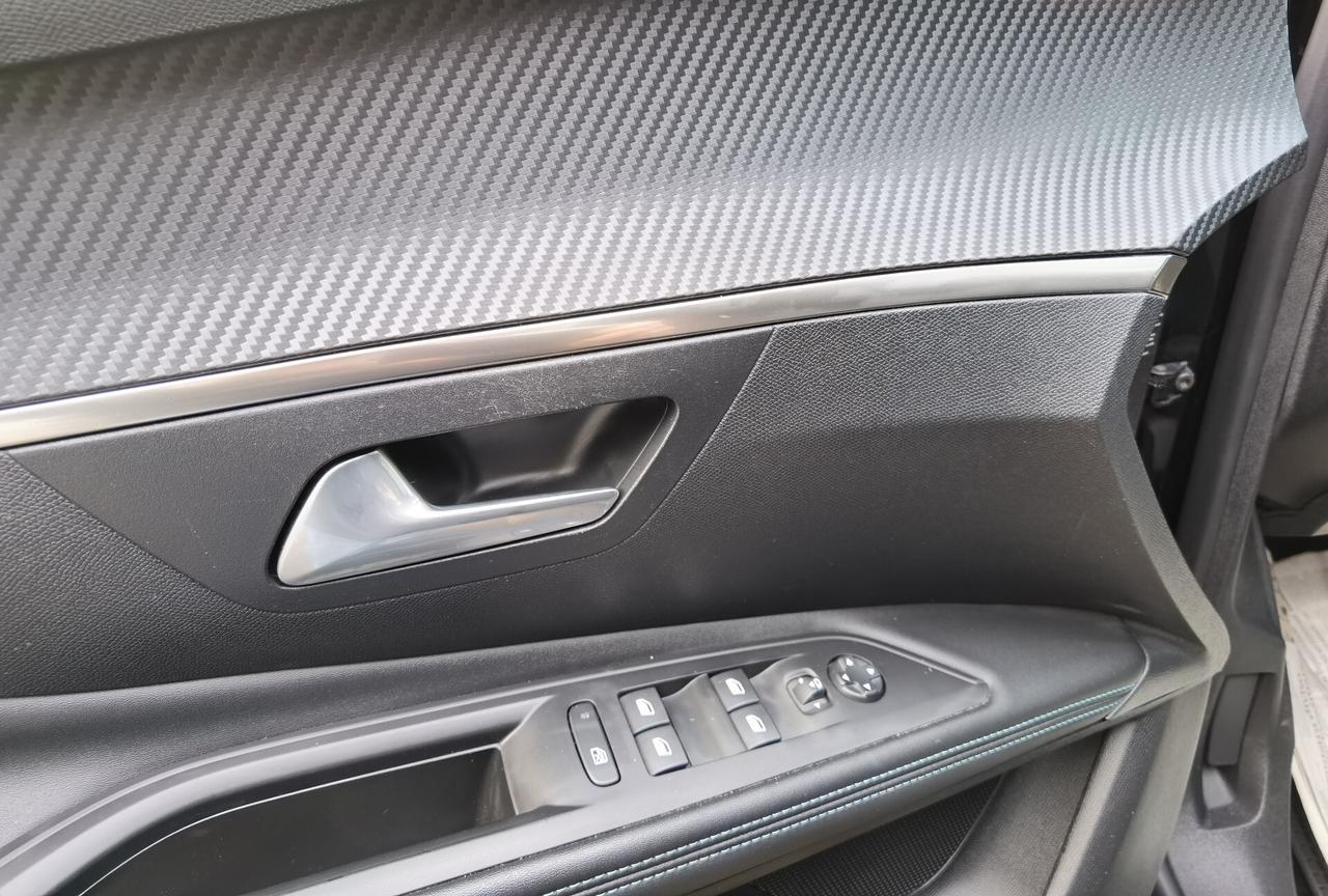 Peugeot 3008 BlueHDi 130 EAT8 Allure